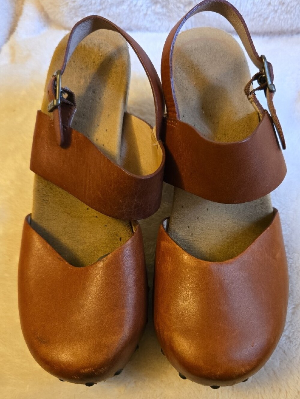 Dansko Women’s Brown Leather Slingback Clog Sandals - Picture 2 of 5
